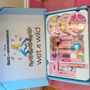 Wet n Wild Alice In Wonderland Collection 💙